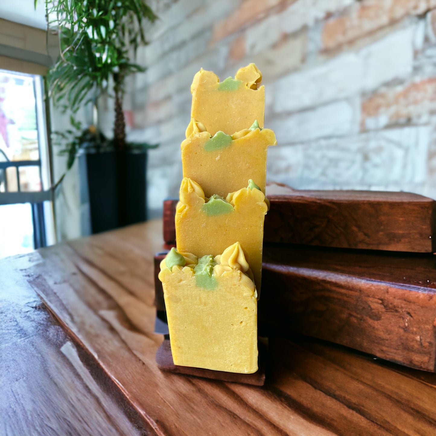 SUPERFOOD BRIGHTENING FACIAL BAR image 1