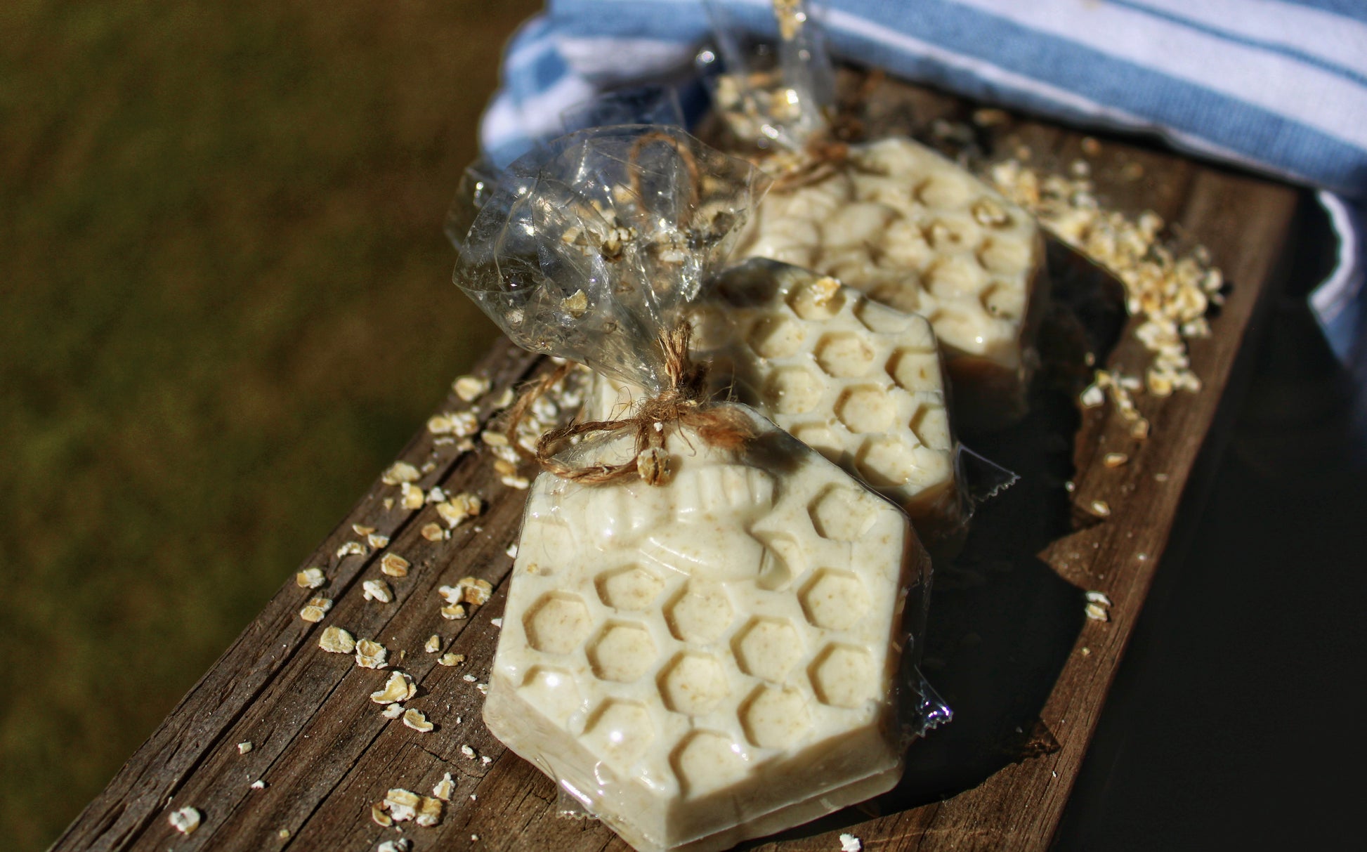 OAT, MILK & HONEY BODY SOAP image 1